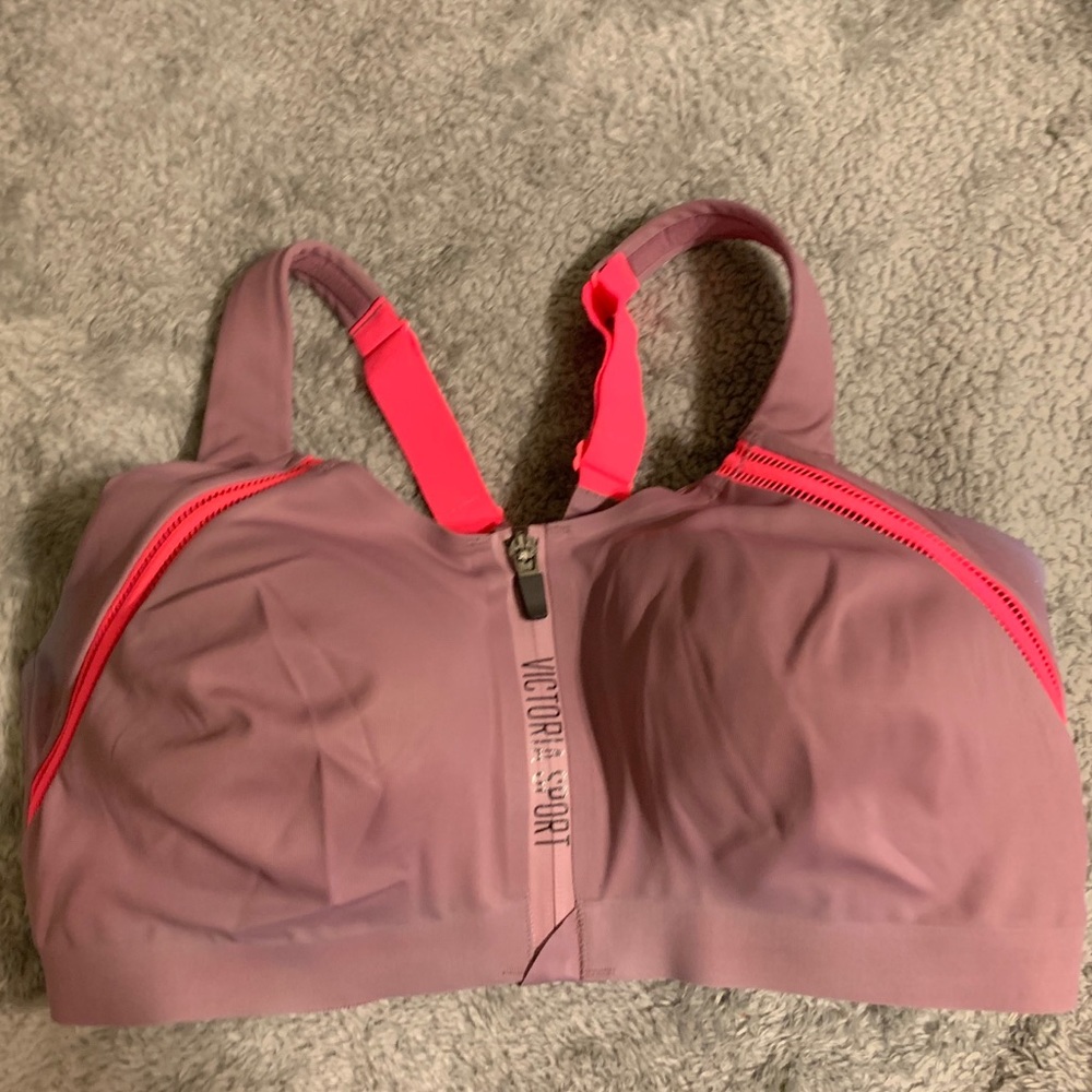 Victoria Secret incredible knockout sports bra